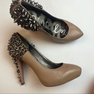 Sam Edelman Nude Spiked Leather Heels Size 6